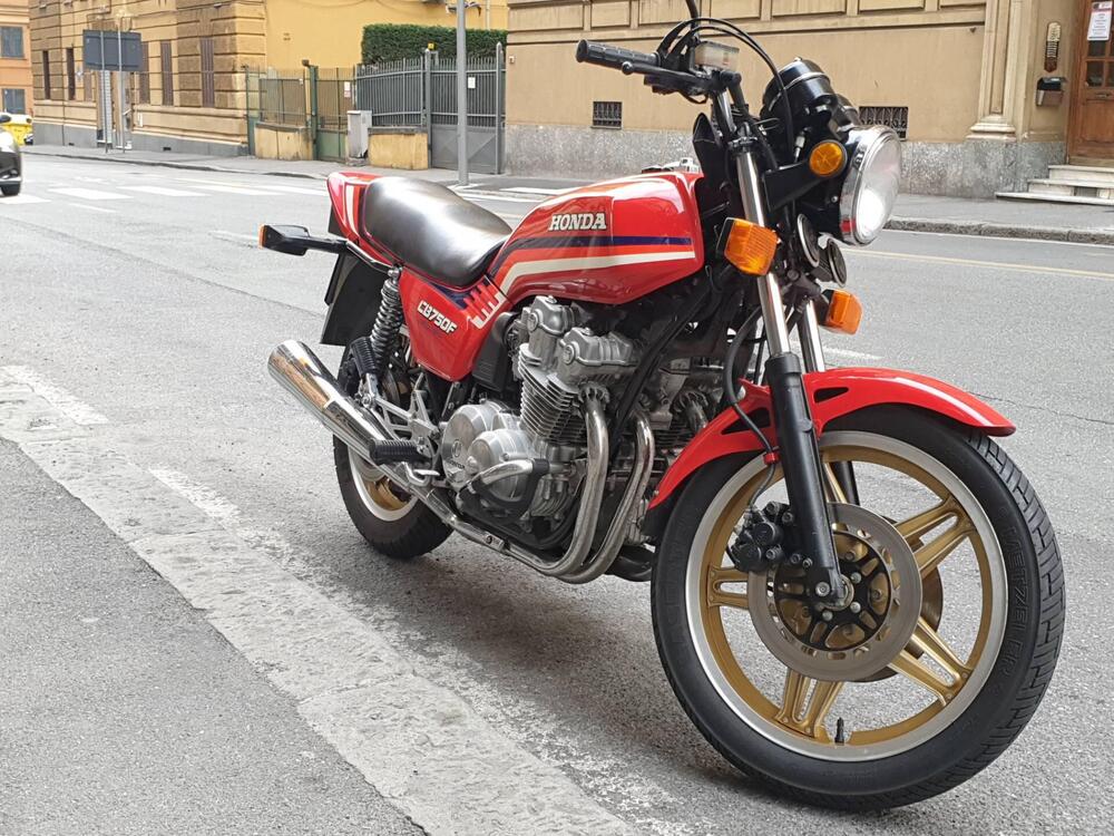 Honda cb750f (4)