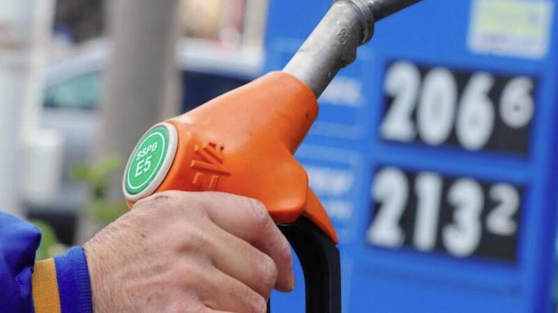 L'altalena dei prezzi carburante