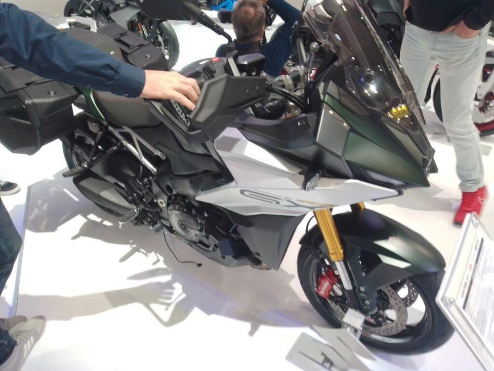 Suzuki GSX-S1000GX Touring (2024 - 26) (5)