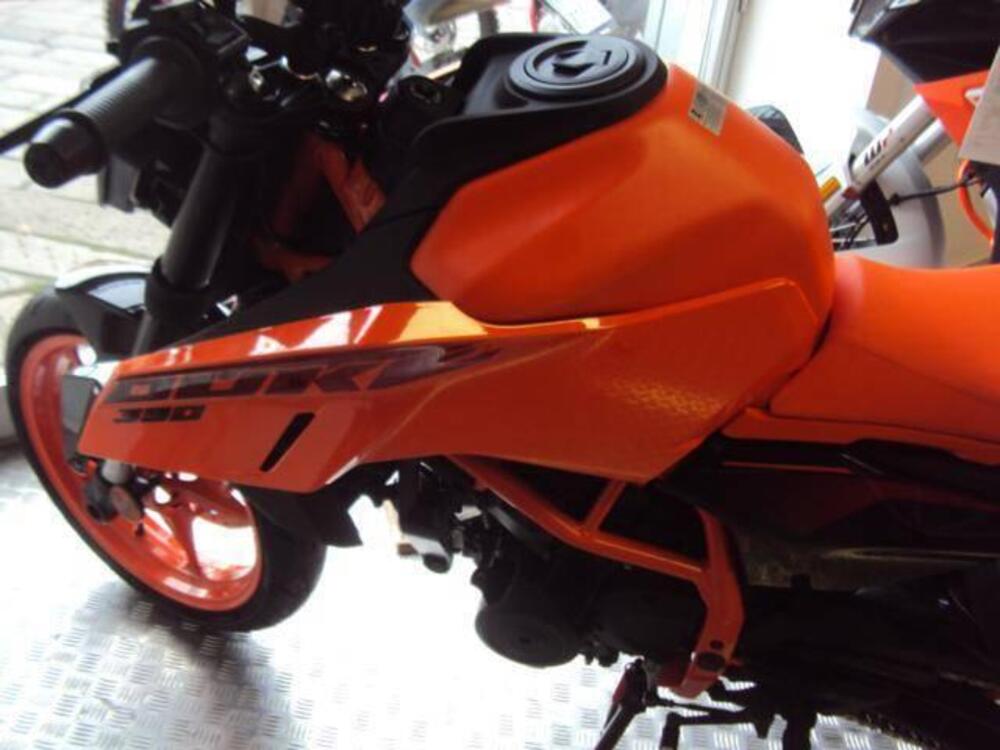 KTM 390 Duke (2024 - 25) (4)