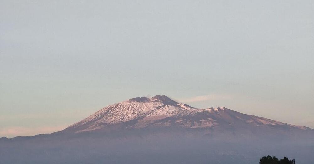  Il Natale sotto l&rsquo;Etna, fra chi rimane incantato dalla potenza del vulcano e chi vorrebbe scappare 