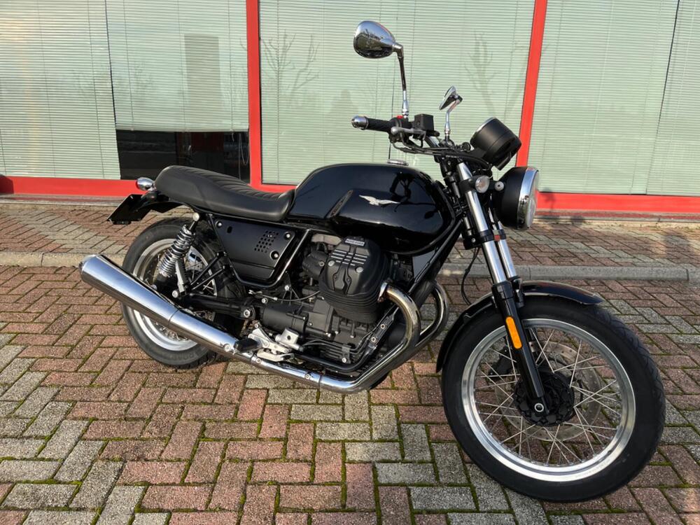 Moto Guzzi V7 III Special (2017 - 20) (2)