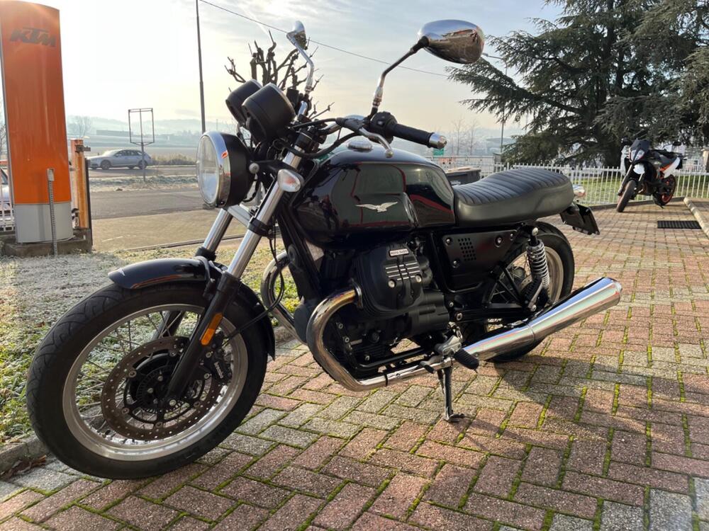 Moto Guzzi V7 III Special (2017 - 20) (8)