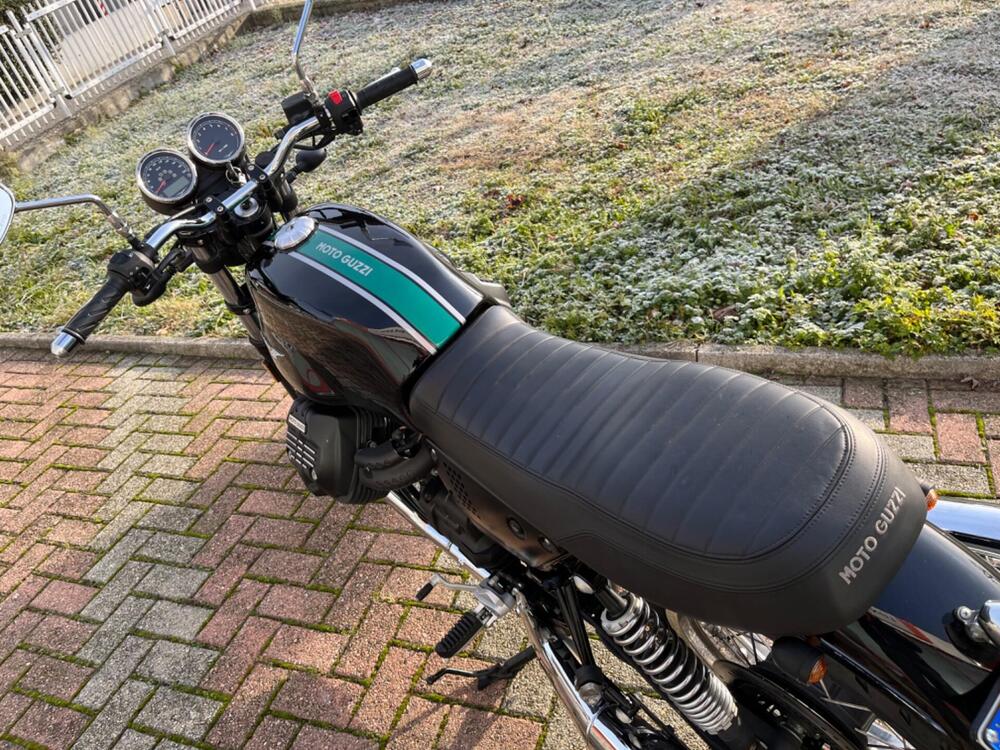 Moto Guzzi V7 III Special (2017 - 20) (12)