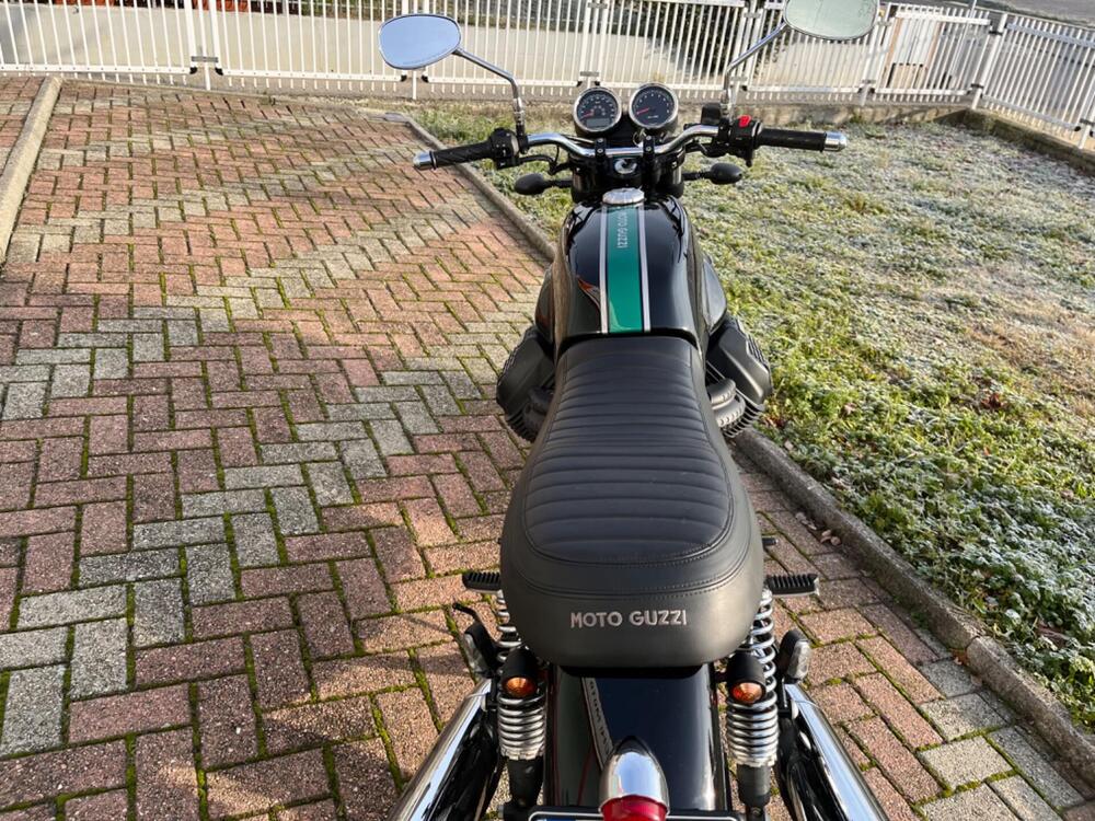 Moto Guzzi V7 III Special (2017 - 20) (13)
