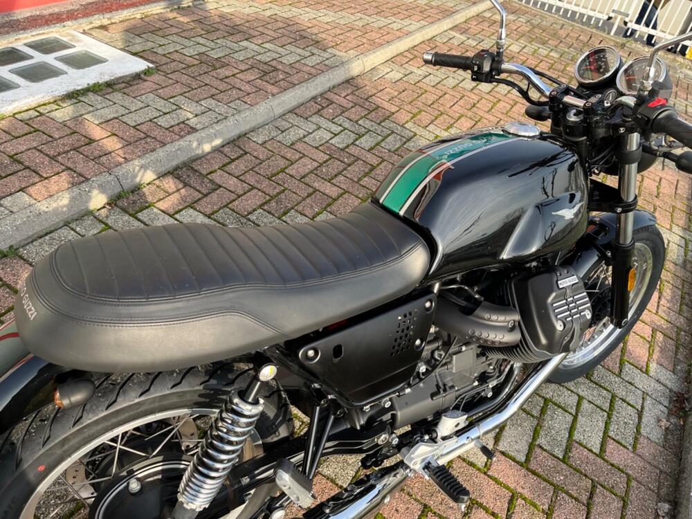 Moto Guzzi V7 III Special (2017 - 20) (15)
