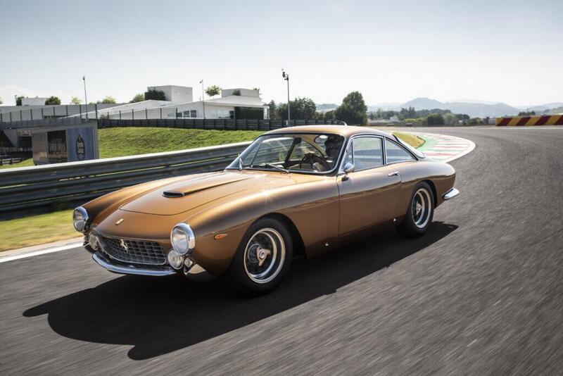 Ferrari 250 GT Lusso: 12 cilindri di pura eleganza