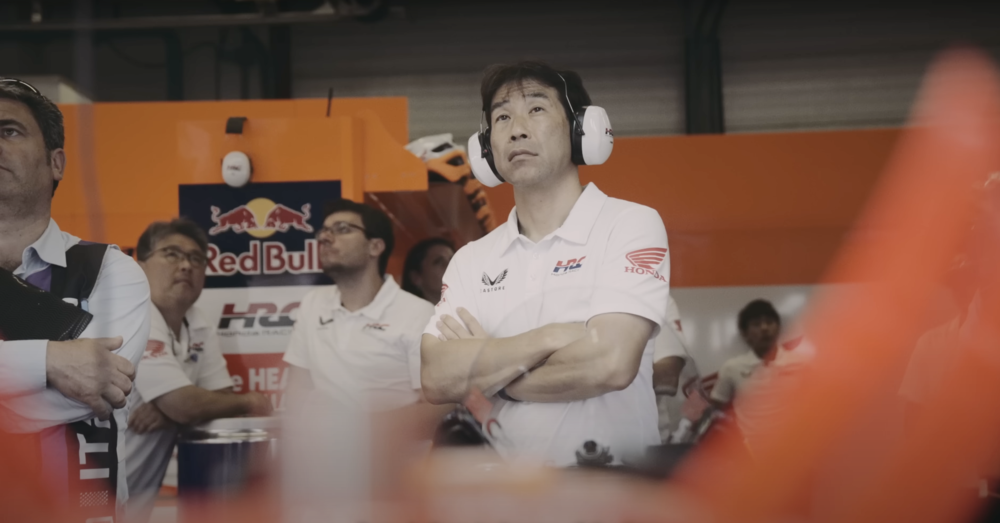 Chi &egrave; Tetsuhiro Kuwata, il numero uno di HRC che potrebbe lasciare la MotoGP dopo l&rsquo;addio di Marc Marquez [VIDEO]