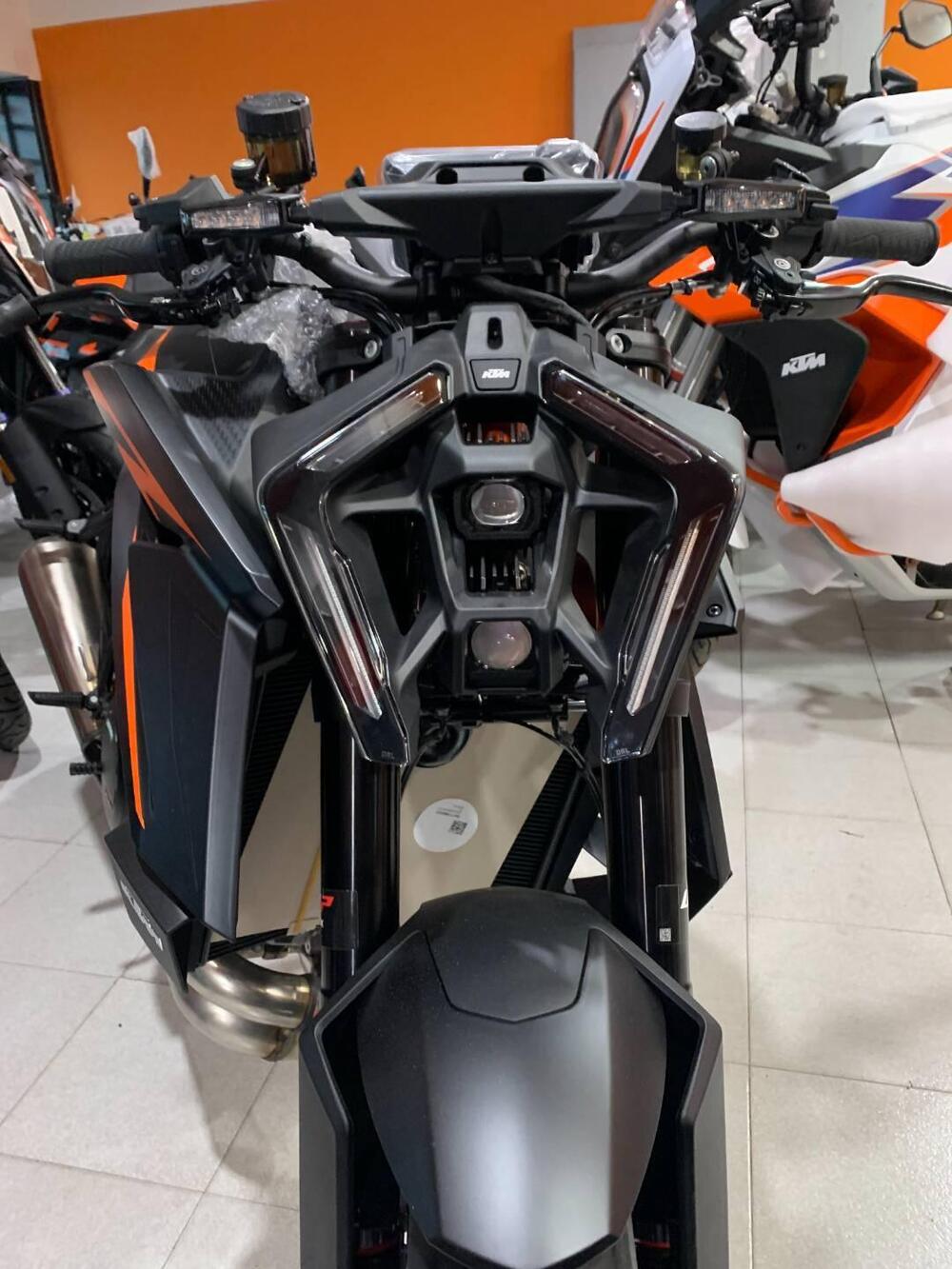 KTM 1390 Super Duke R (2024 - 26) (2)