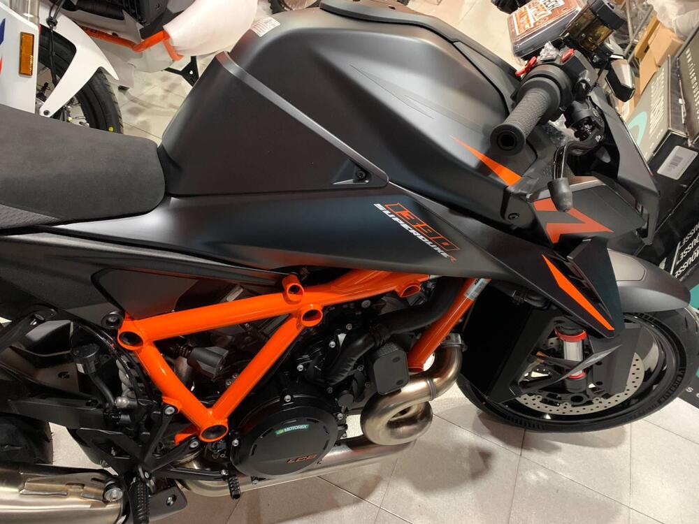 KTM 1390 Super Duke R (2024 - 26) (3)