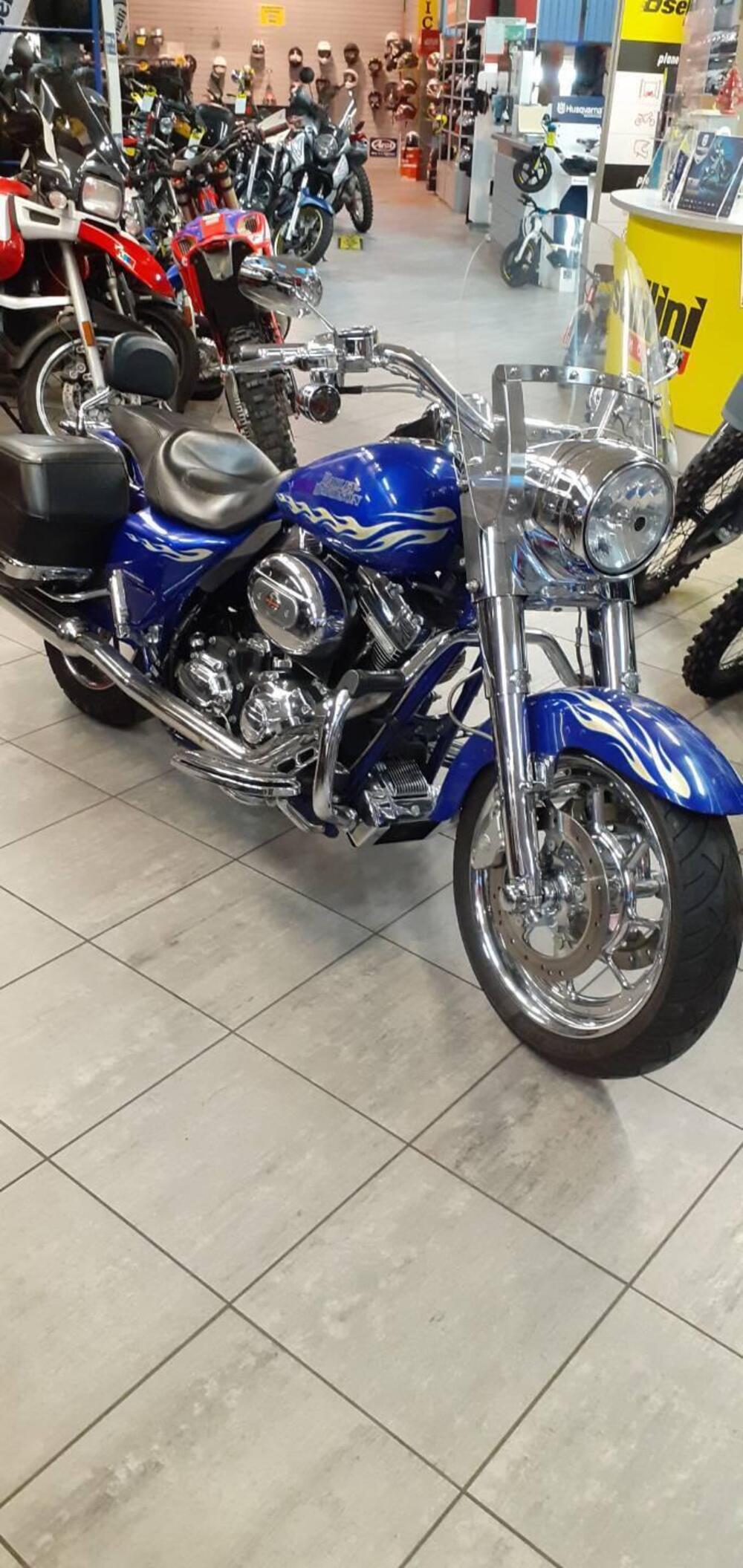 Harley-Davidson 1800 Road King (2007) - FLHRSE (7)
