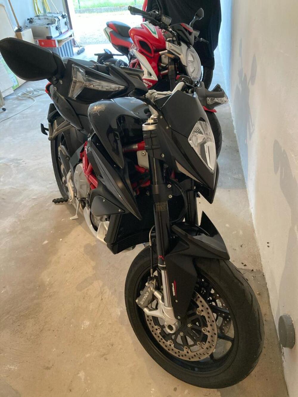 MV Agusta Rivale 800 EAS ABS (2013 -17) (2)