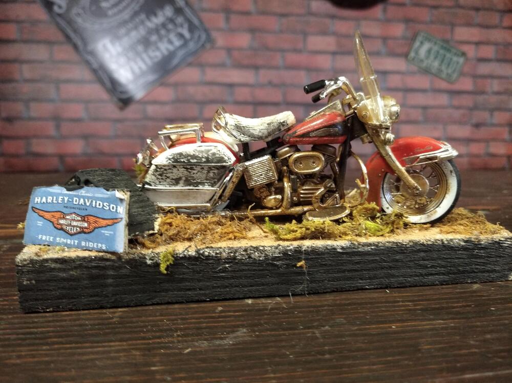 Diorama con Panhead rosso American Wheels 