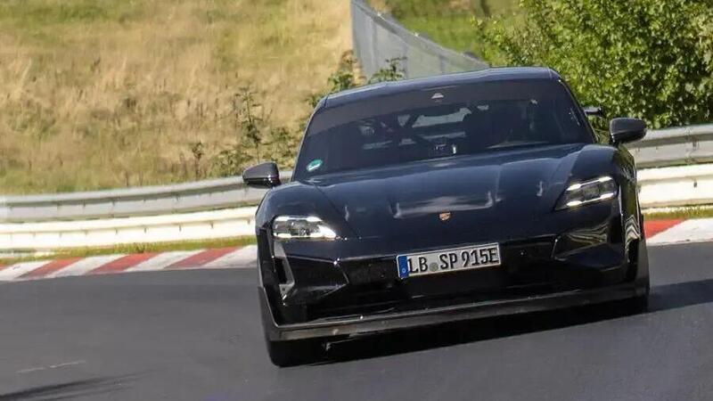Porsche batte Tesla Model S Plaid al Nurburgring in 7 minuti e 7 secondi