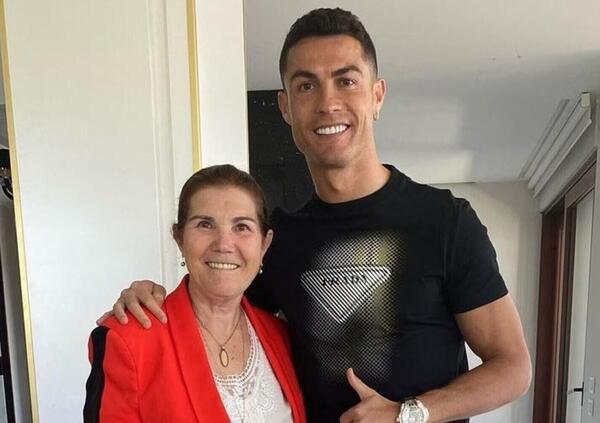 Ma l&rsquo;avete visto Cristiano Ronaldo che regala una Porsche Cayenne alla mamma? [VIDEO]
