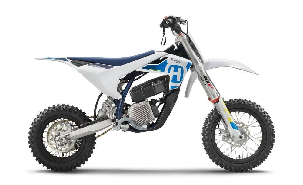 Husqvarna EE 5 (2023 - 24)