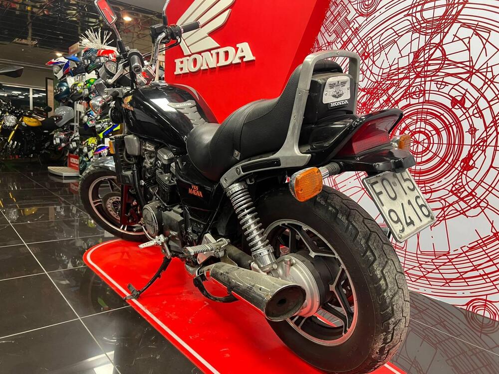 Honda VF 1100 C V65 Magna (1983 - 85) (7)