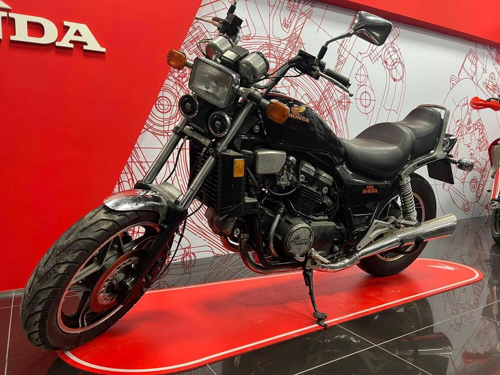 Honda VF 1100 C V65 Magna (1983 - 85) (8)