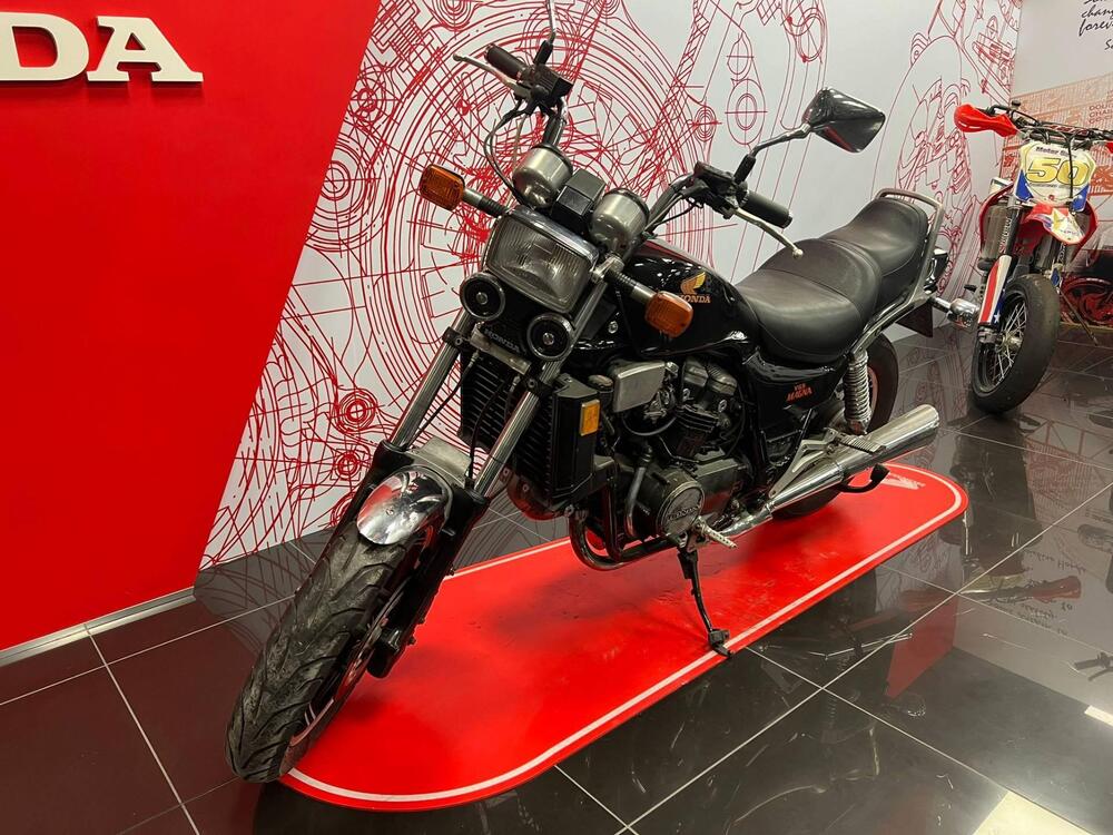 Honda VF 1100 C V65 Magna (1983 - 85) (9)