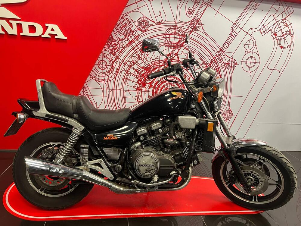 Honda VF 1100 C V65 Magna (1983 - 85) (2)