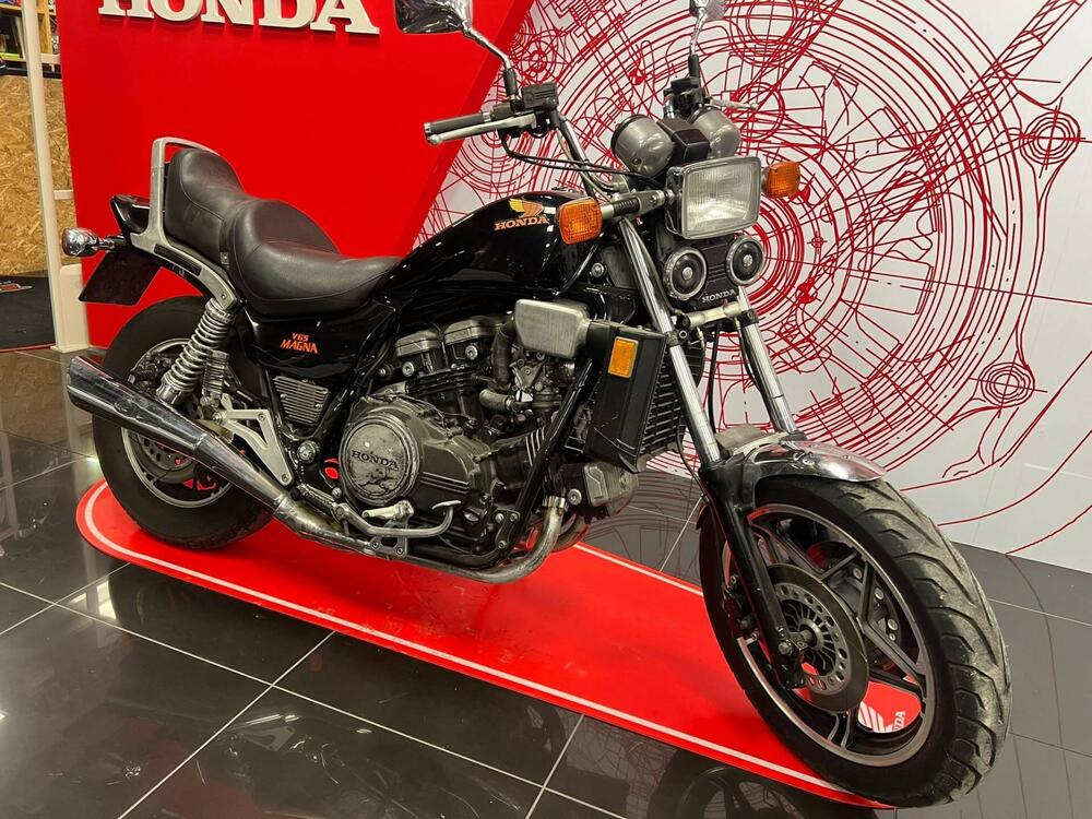 Honda VF 1100 C V65 Magna (1983 - 85) (3)