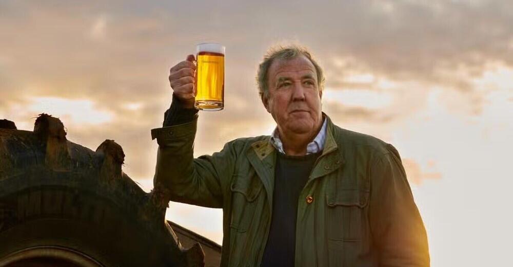 Jeremy Clarkson nei guai per colpa della birra: ecco cosa &egrave; successo allo storico conduttore di Top Gear