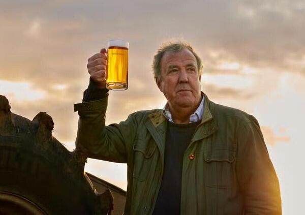 Jeremy Clarkson nei guai per colpa della birra: ecco cosa &egrave; successo allo storico conduttore di Top Gear