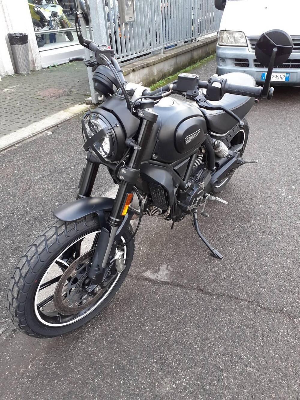 Ducati Scrambler 800 Icon Dark (2021 - 22)