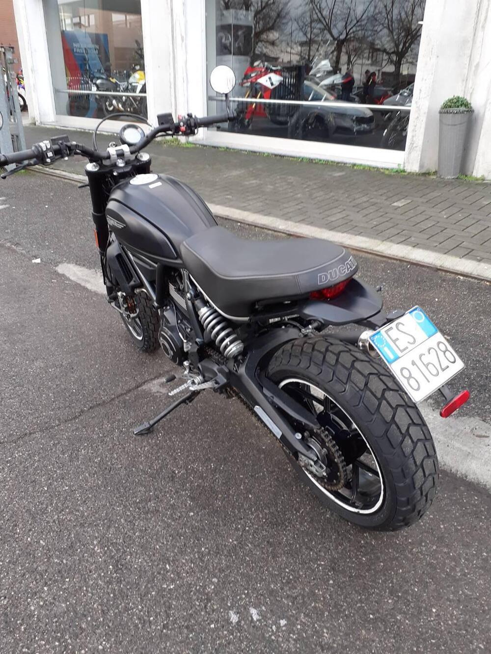 Ducati Scrambler 800 Icon Dark (2021 - 22) (3)