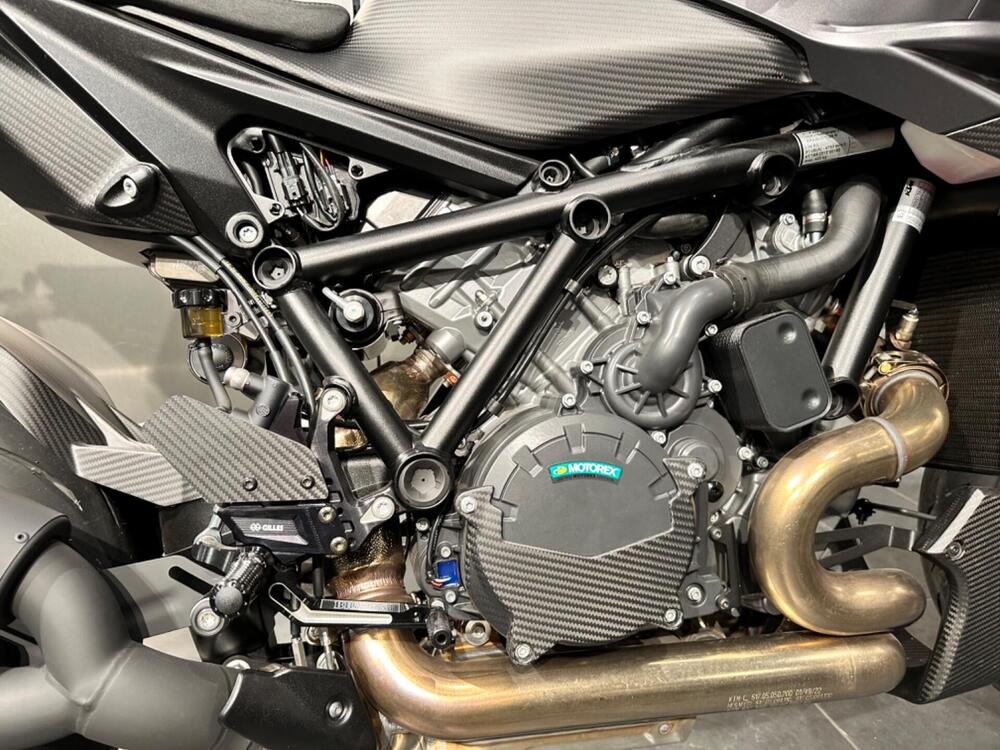 KTM 1290 Super Duke RR (2023) (17)