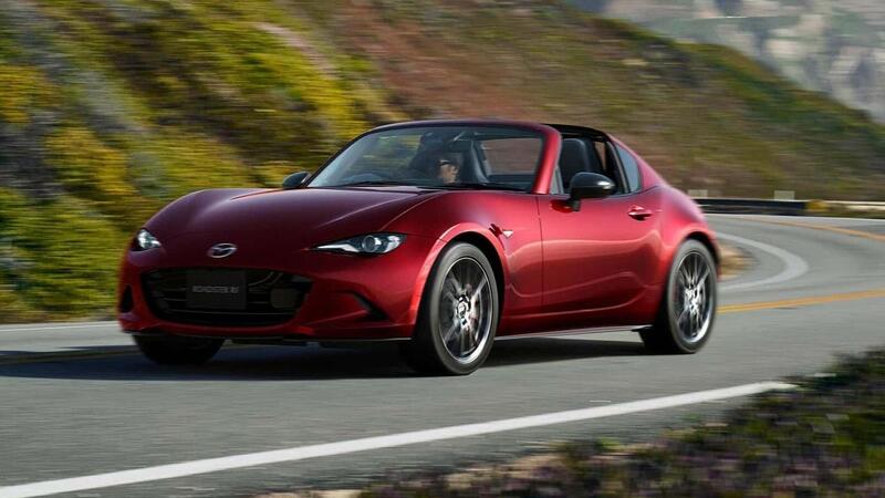 Mazda MX-5 2024: la nuova versione parte da 32.400 euro 