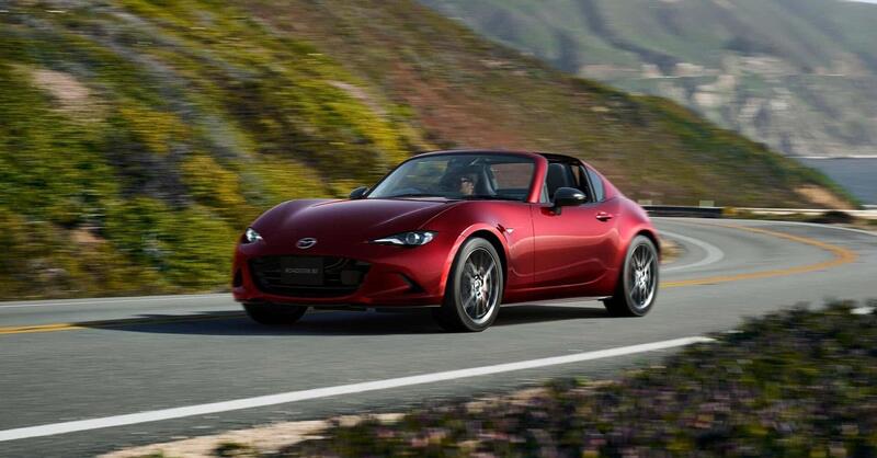 Mazda MX-5 2024: la nuova versione parte da 32.400 euro 