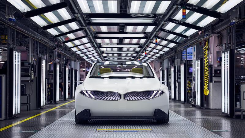 BMW: a Monaco si faranno solo le elettriche, non si torna indietro 