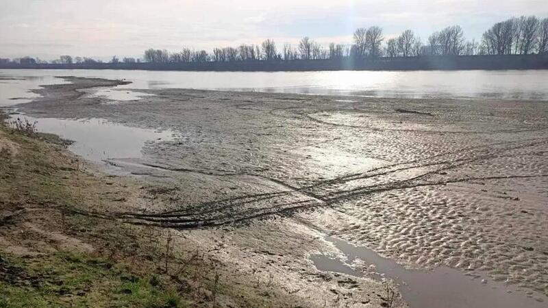 Corte Sant&rsquo;Andrea: si allenano con le moto da fuoristrada nella golena del Po