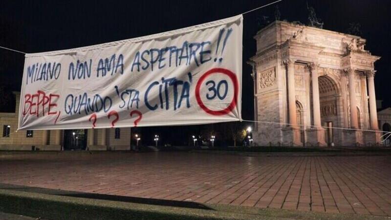 &quot;Quando questa Citt&agrave; 30?&quot;: striscioni a Milano per sollecitare Sala. E intanto un altro ciclista muore