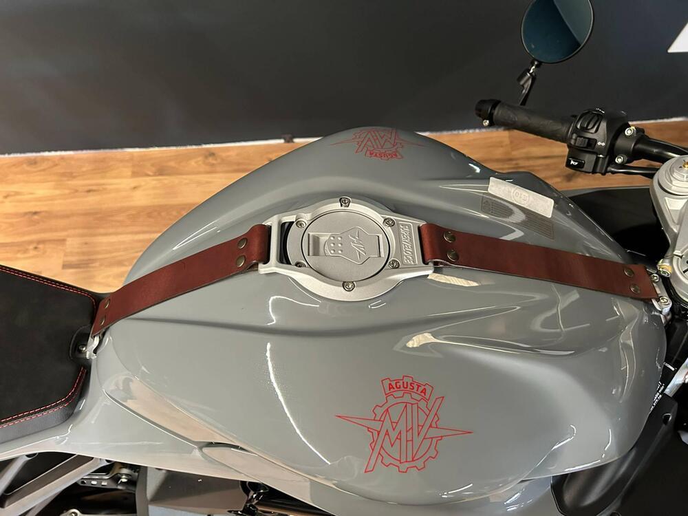 MV Agusta Superveloce 800 (2021 - 25) (10)