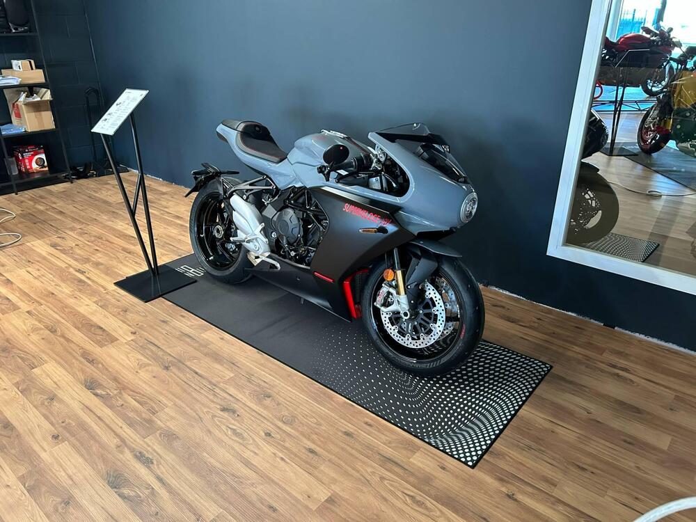 MV Agusta Superveloce 800 (2021 - 25) (5)