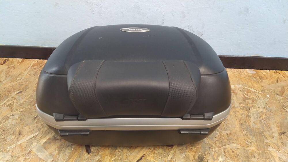 BAULETTO GIVI V46 MONOLOCK (2)