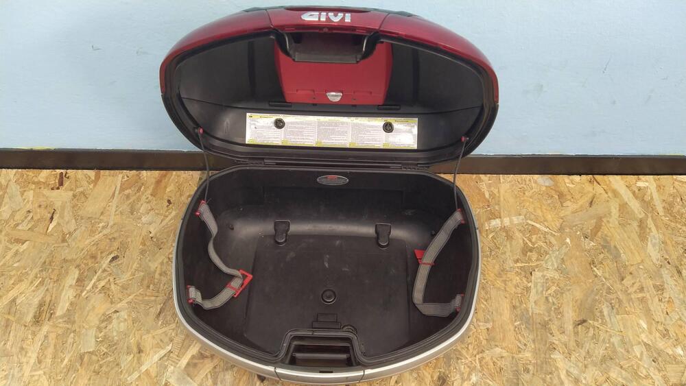 BAULETTO GIVI V46 MONOLOCK (3)