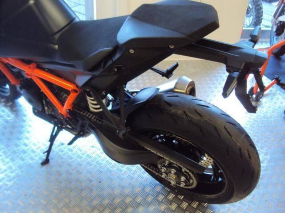 KTM 1390 Super Duke R (2024 - 26) (8)