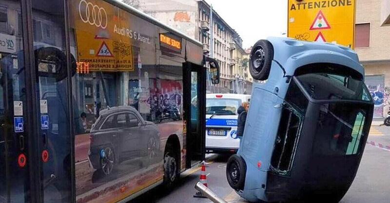 Minicar si ribalta per un sorpasso azzardato, curioso incidente a Milano