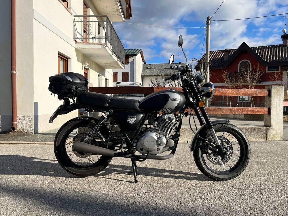 Mash Italia Cafè Racer 250 (2015 - 16) (4)