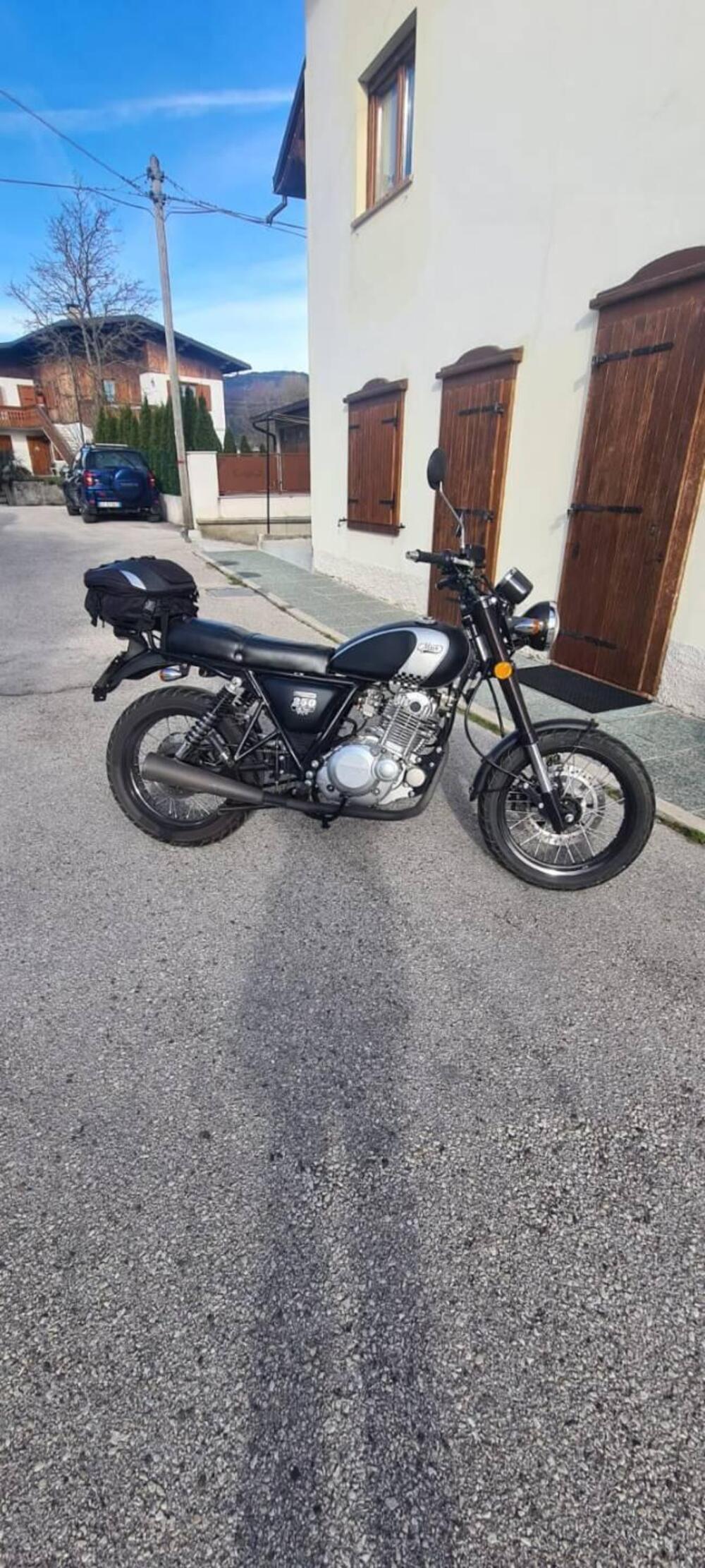 Mash Italia Cafè Racer 250 (2015 - 16) (10)