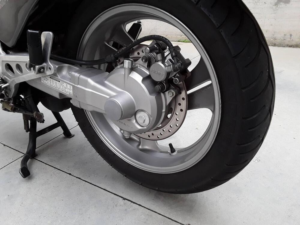 Honda NTV 650 (1988 - 01) (3)