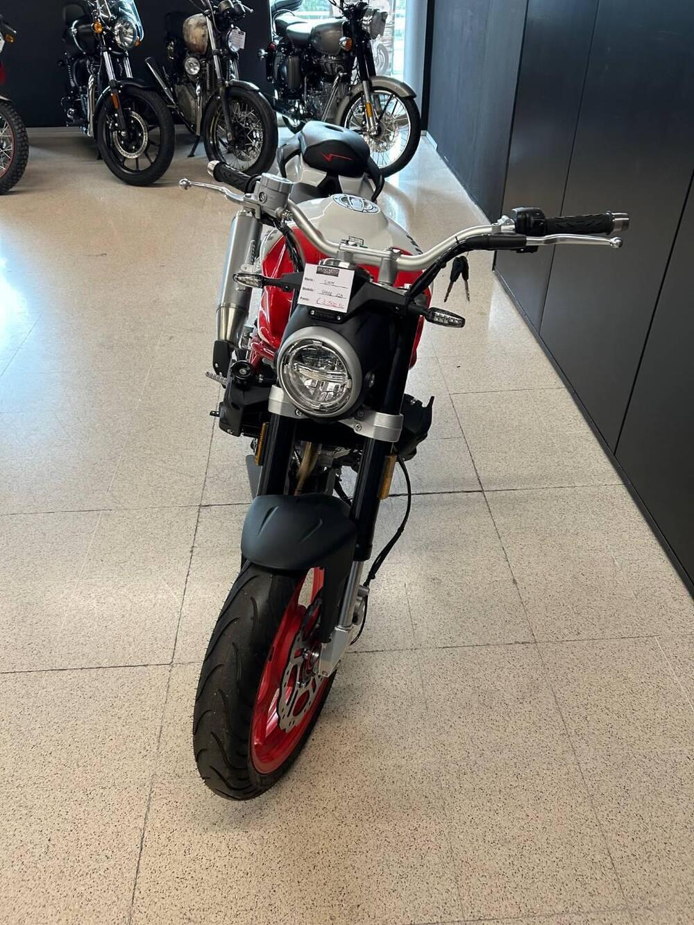 Swm Varez 125 (2022 - 23) (3)