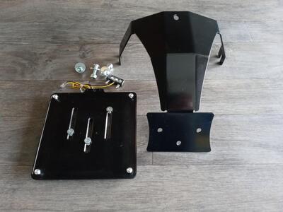 Portatarga italiana centrale nero con luce targa a 