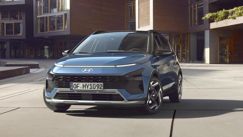 Hyundai Bayon si rif&agrave; il trucco: design e connettivit&agrave;