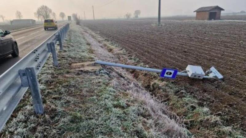 Fleximan arriva in Lombardia: segato un autovelox a Cremona. Era stato installato da poco