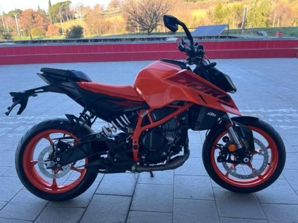 KTM 390 Duke (2024 - 25) (2)