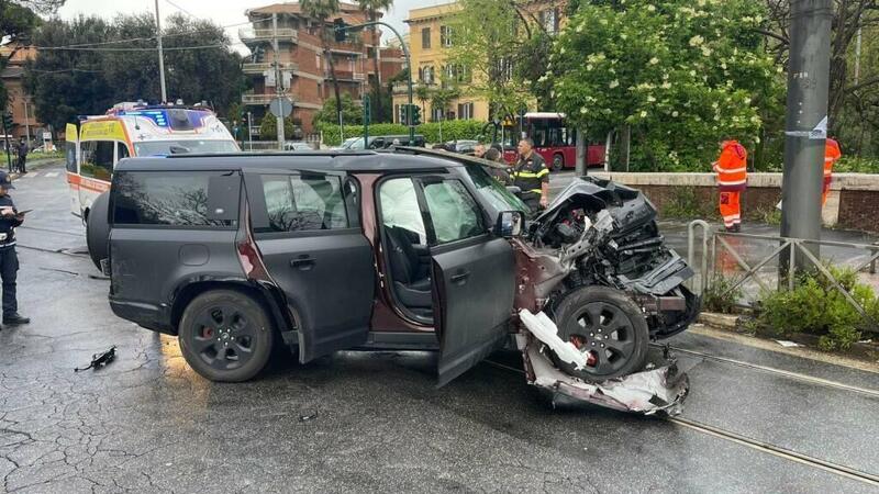 Incidente Ciro Immobile a Roma: il perito stila la velocit&agrave; a 65 km/h, ma non si sa chi &egrave; passato col rosso